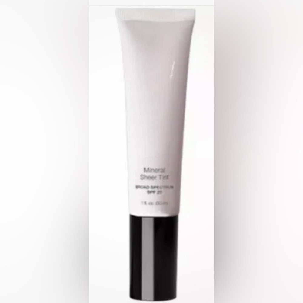 NATURAL MATTE Mineral Tint Foundation SPF 20